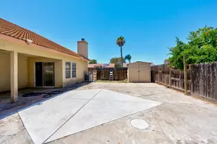 128 Chardonnay St, Los Banos, CA 93635 - Photo 31