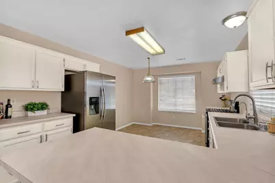 128 Chardonnay Street, Los Banos, CA 93635 - Photo 9