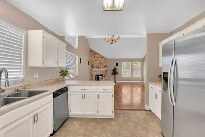 128 Chardonnay Street, Los Banos, CA 93635 - Photo 11