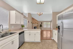 128 Chardonnay St, Los Banos, CA 93635 - Photo 11