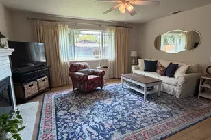 9313 Emily St, Elk Grove, CA 95624 - Photo 11