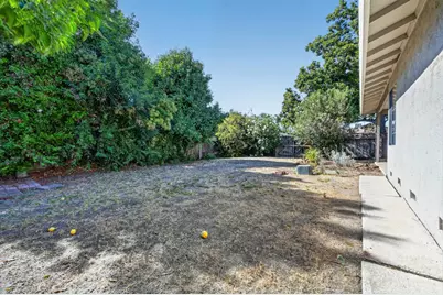 8439 Loire Court, Stockton, CA 95209 - Photo 33