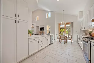 5825 Oak Pl Ct, Fair Oaks, CA 95628 - Photo 11