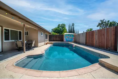 8908 Twin Falls Drive, Sacramento, CA 95826 - Photo 31