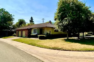 836 Bell Air Dr, Sacramento, CA 95822 - Photo 3
