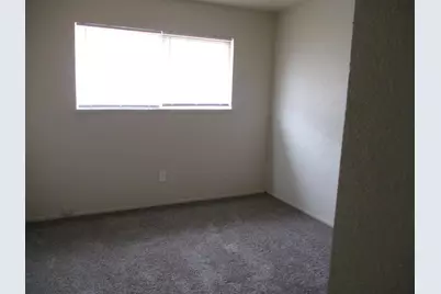 8512 Acapulco Way, Stockton, CA 95210 - Photo 5
