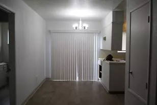 8512 Acapulco Way, Stockton, CA 95210 - Photo 9