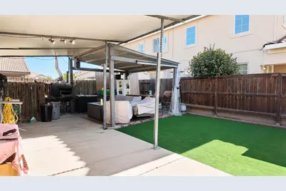 7505 Splendid Way, Elk Grove, CA 95758 - Photo 11