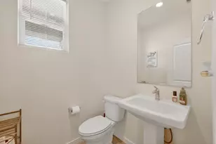 6 Aurum Park Ct, Sacramento, CA 95838 - Photo 13