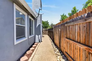 9024 Beryl Creek Way, Elk Grove, CA 95758 - Photo 31