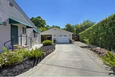 1725 50th Street, Sacramento, CA 95819 - Photo 37