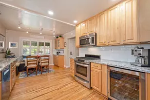 1725 50th St, Sacramento, CA 95819 - Photo 17