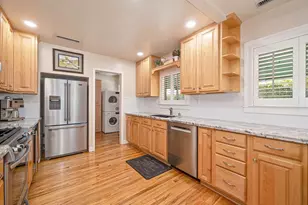 1725 50th St, Sacramento, CA 95819 - Photo 15