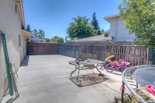 5621 Revelstok Dr, Sacramento, CA 95842 - Photo 23