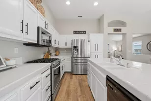 331 Bombay Cir, Sacramento, CA 95835 - Photo 5