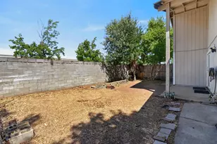 7711 Lakewood Park Dr, Sacramento, CA 95828 - Photo 31