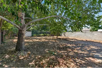 7711 Lakewood Park Drive, Sacramento, CA 95828 - Photo 33