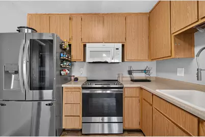 7711 Lakewood Park Drive, Sacramento, CA 95828 - Photo 11