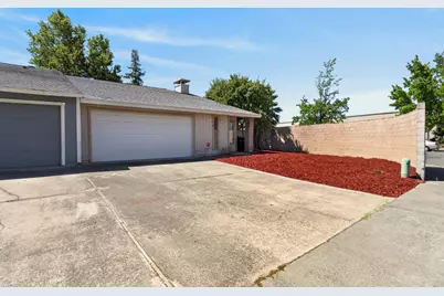 7711 Lakewood Park Drive, Sacramento, CA 95828 - Photo 3