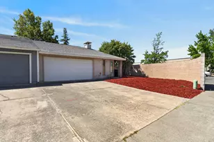 7711 Lakewood Park Dr, Sacramento, CA 95828 - Photo 3