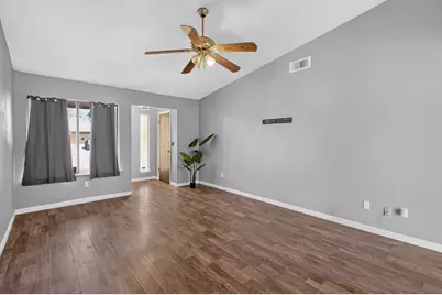 7711 Lakewood Park Drive, Sacramento, CA 95828 - Photo 7