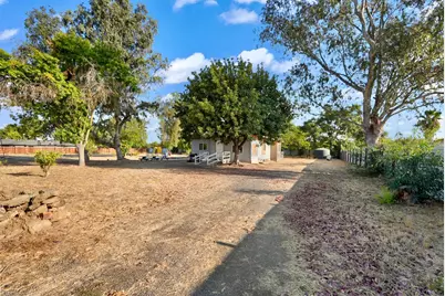 17107 Avenue 24, Chowchilla, CA 93610 - Photo 11