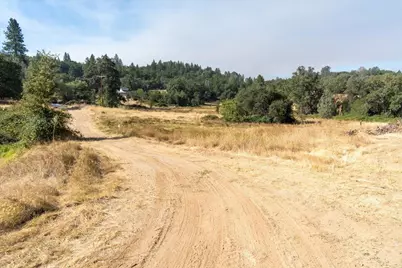 8260 Fairplay Rd, Somerset, CA 95684 - Photo 11