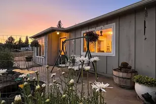 565 Main St, Hornbrook, CA 96044 - Photo 3