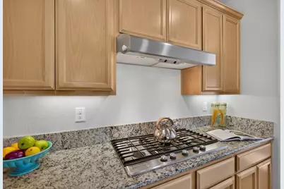 10070 Red Tail Hawk Way, Sacramento, CA 95829 - Photo 23
