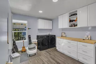 705 Roundtree Ct, Sacramento, CA 95831 - Photo 27