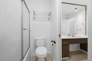 2202 Woodside Ln, Sacramento, CA 95825 - Photo 15
