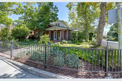2400 Marshall Way, Sacramento, CA 95818 - Photo 5