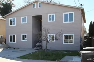 136 S 6th Ave, Oakdale, CA 95361 - Photo 1