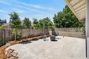 1056 Entrada Rd, Sacramento, CA 95864 - Photo 31