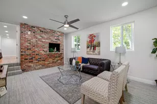 6942 S Land Park Dr, Sacramento, CA 95831 - Photo 13