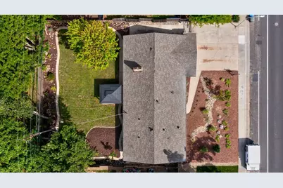 6942 S Land Park Drive, Sacramento, CA 95831 - Photo 33