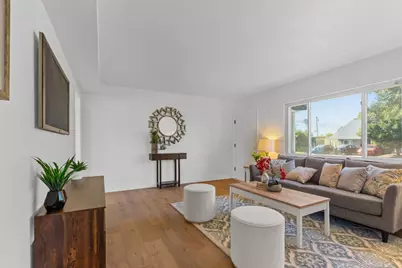 2040 Robert Way, Sacramento, CA 95825 - Photo 5