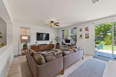 2113 Yarnell Way, Elk Grove, CA 95758 - Photo 9