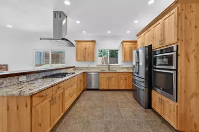8505 Hayden Way, Fair Oaks, CA 95628 - Photo 11