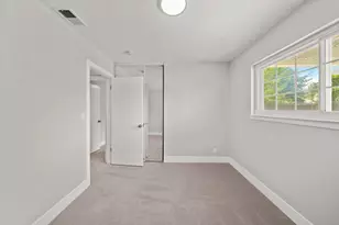 5913 Brett Dr, Sacramento, CA 95842 - Photo 31