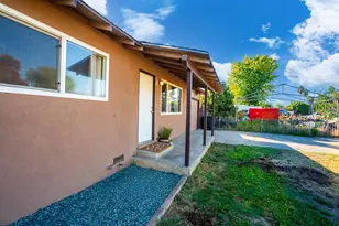 567 E St, Waterford, CA 95386 - Photo 5