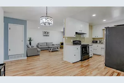 1601 Carnation Court, Modesto, CA 95355 - Photo 5