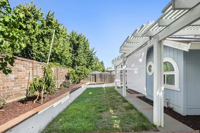 7480 Wynndel Way, Elk Grove, CA 95758 - Photo 39