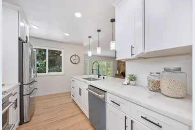 813 Columbia Drive, Sacramento, CA 95864 - Photo 15