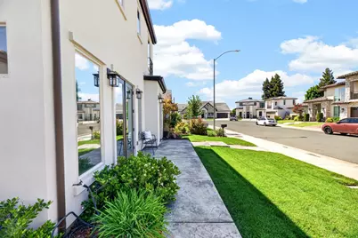 808 Iris Court, Lodi, CA 95242 - Photo 5