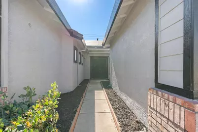 9760 Onyx Park Place, Elk Grove, CA 95624 - Photo 5
