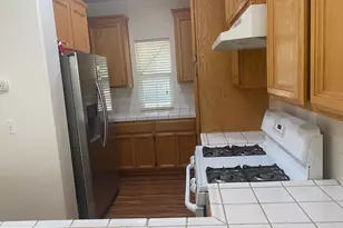 8885 Brecon Way, Elk Grove, CA 95624 - Photo 7