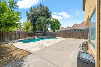 4774 Camino Royale Drive, Sacramento, CA 95823 - Photo 21