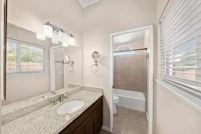 4774 Camino Royale Drive, Sacramento, CA 95823 - Photo 17