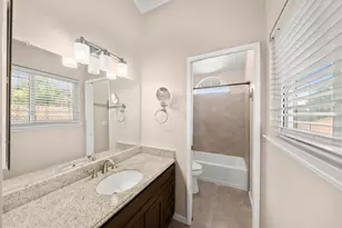 4774 Camino Royale Dr, Sacramento, CA 95823 - Photo 17